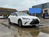 Фото 3 - Lexus ES