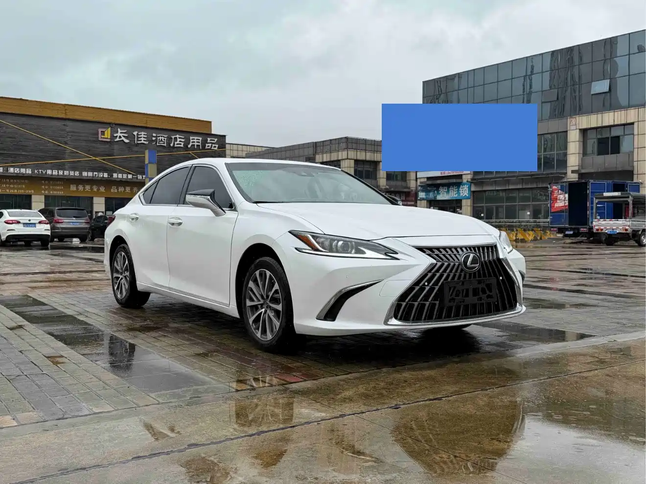 Фото 3 - Lexus ES