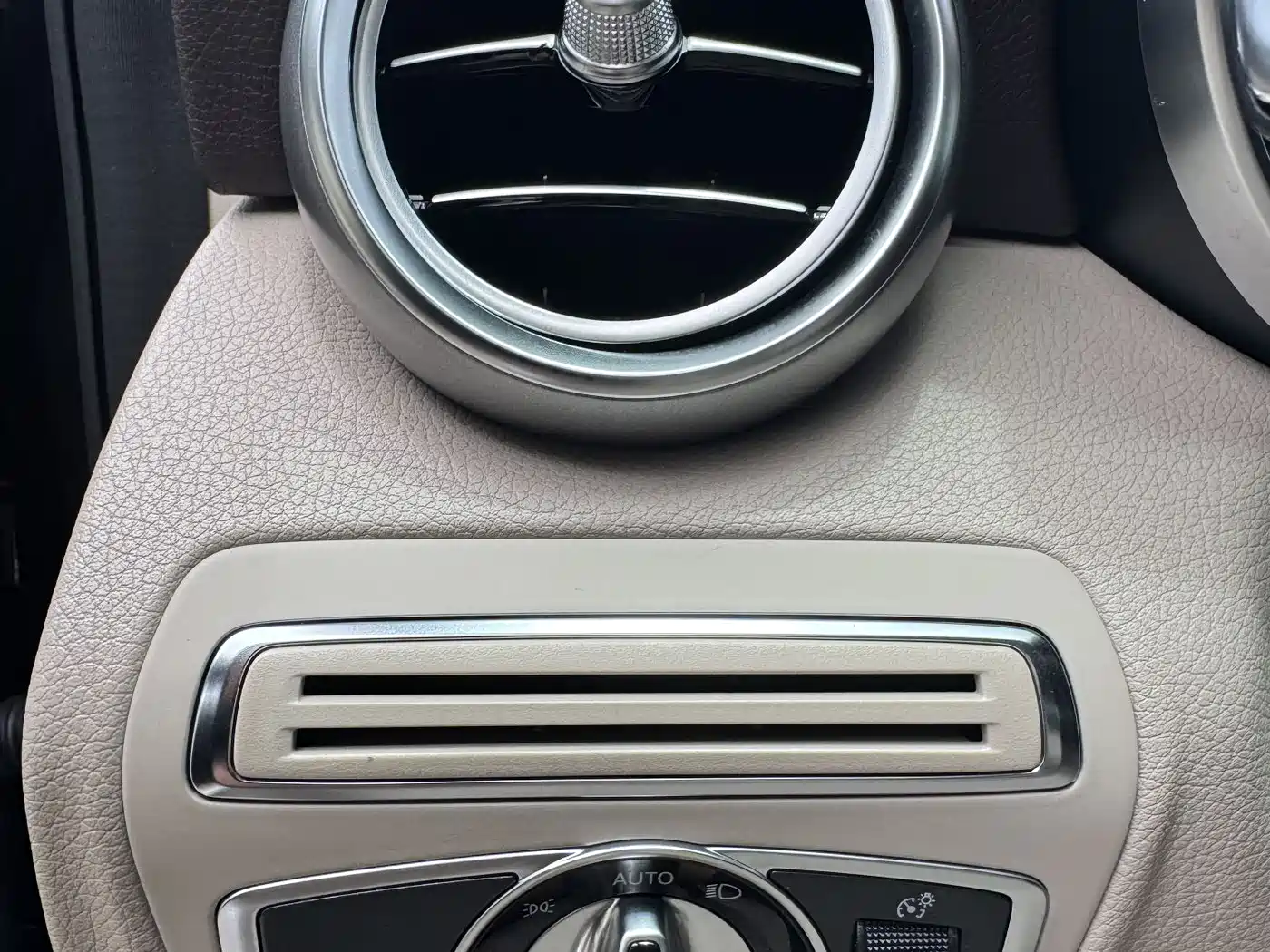 Mercedes-Benz GLC 2017 GLC 200 4MATIC фото 12