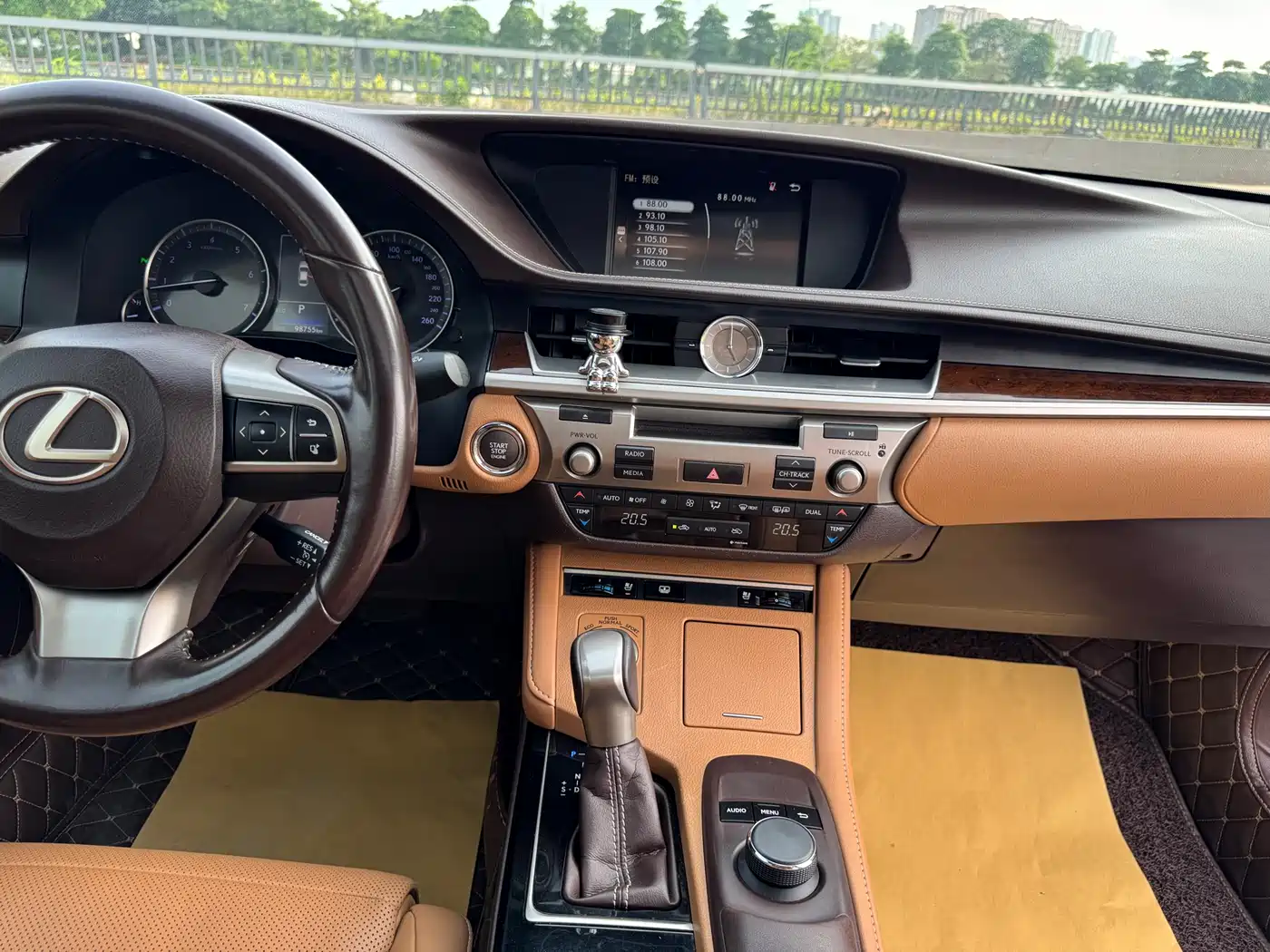 Lexus ES 2015 250 Elegance Edition фото 12