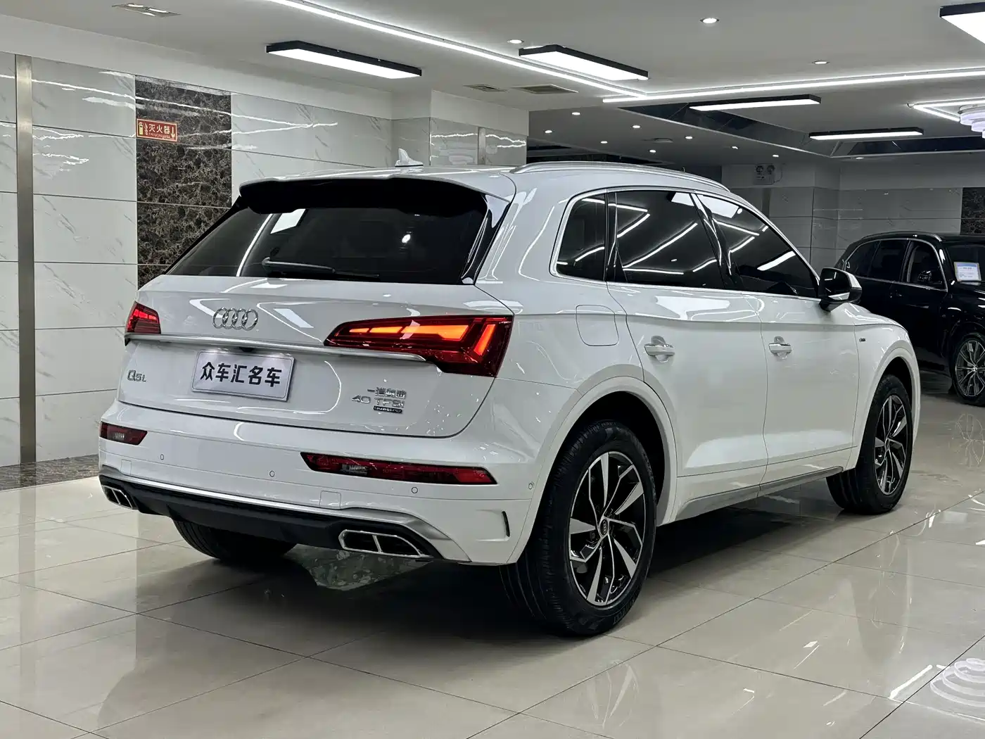 Audi Q5L 2022 40T Luxury Dynamic фото 6