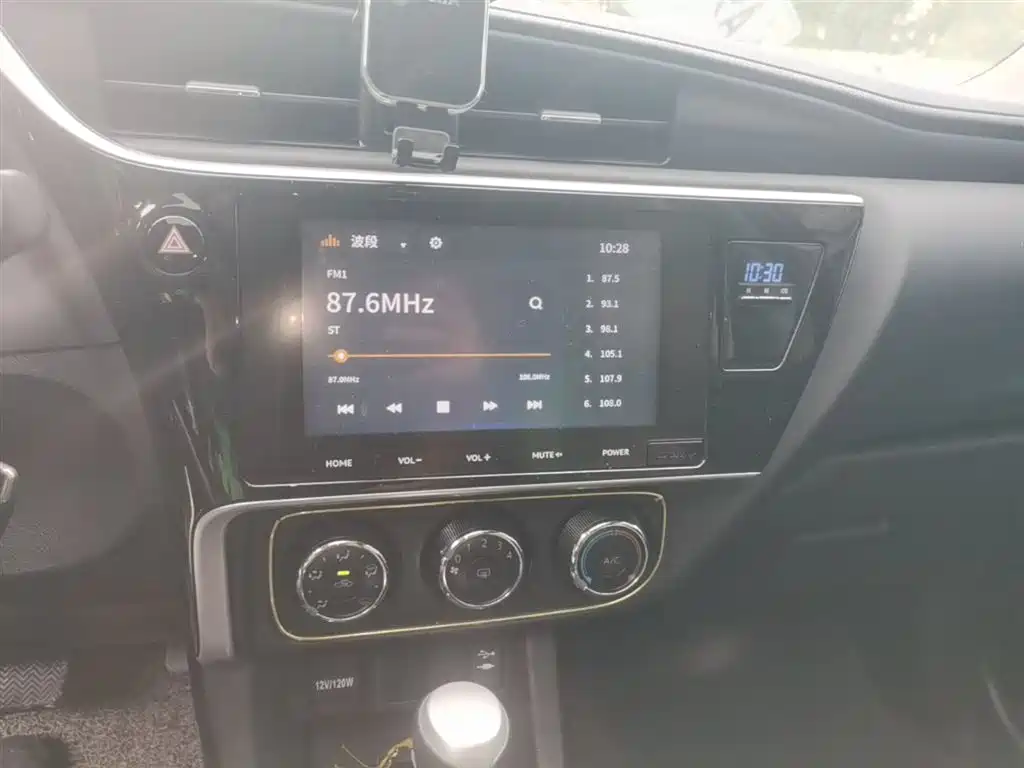 Toyota Levin 2017 Facelift 185T CVT Elite (China V) фото 13