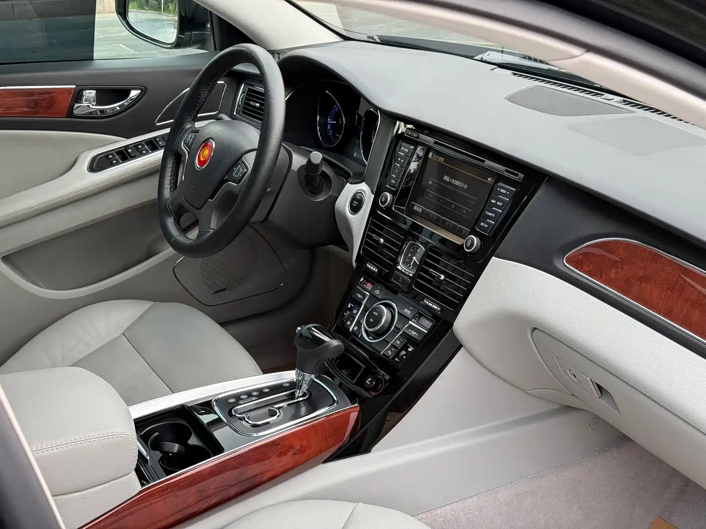 Hongqi H7 2015 2015 2.0T Luxury