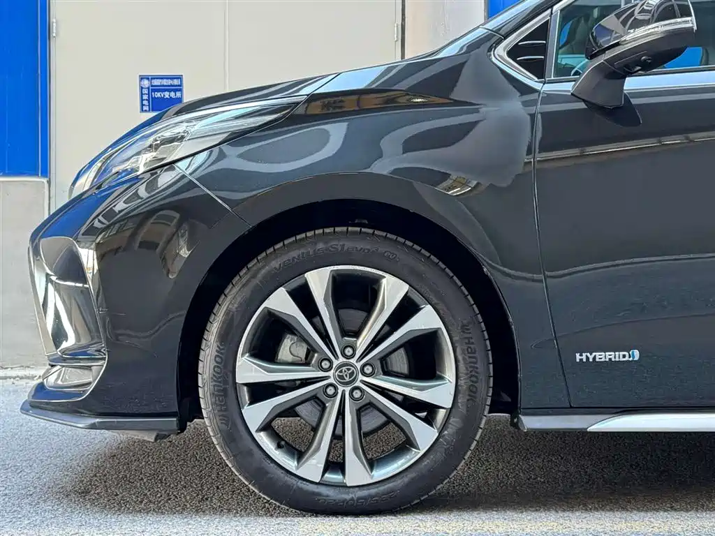 Toyota Granvia 2023 2.5L Hybrid VIP Edition фото 6
