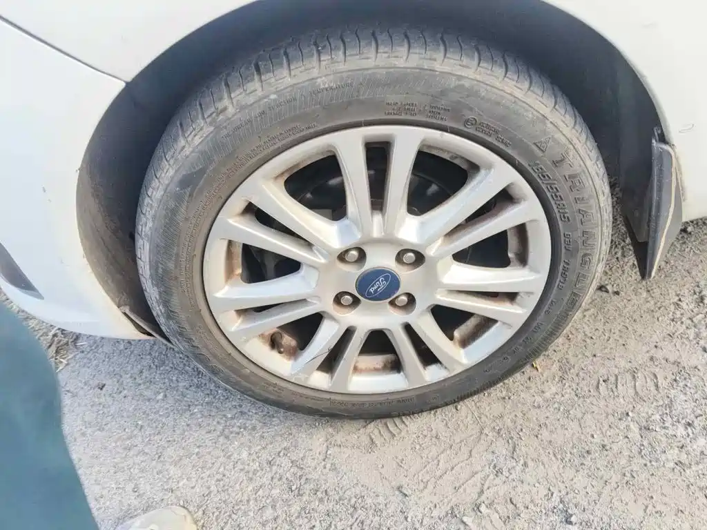 Фото 7 - Ford Fiesta