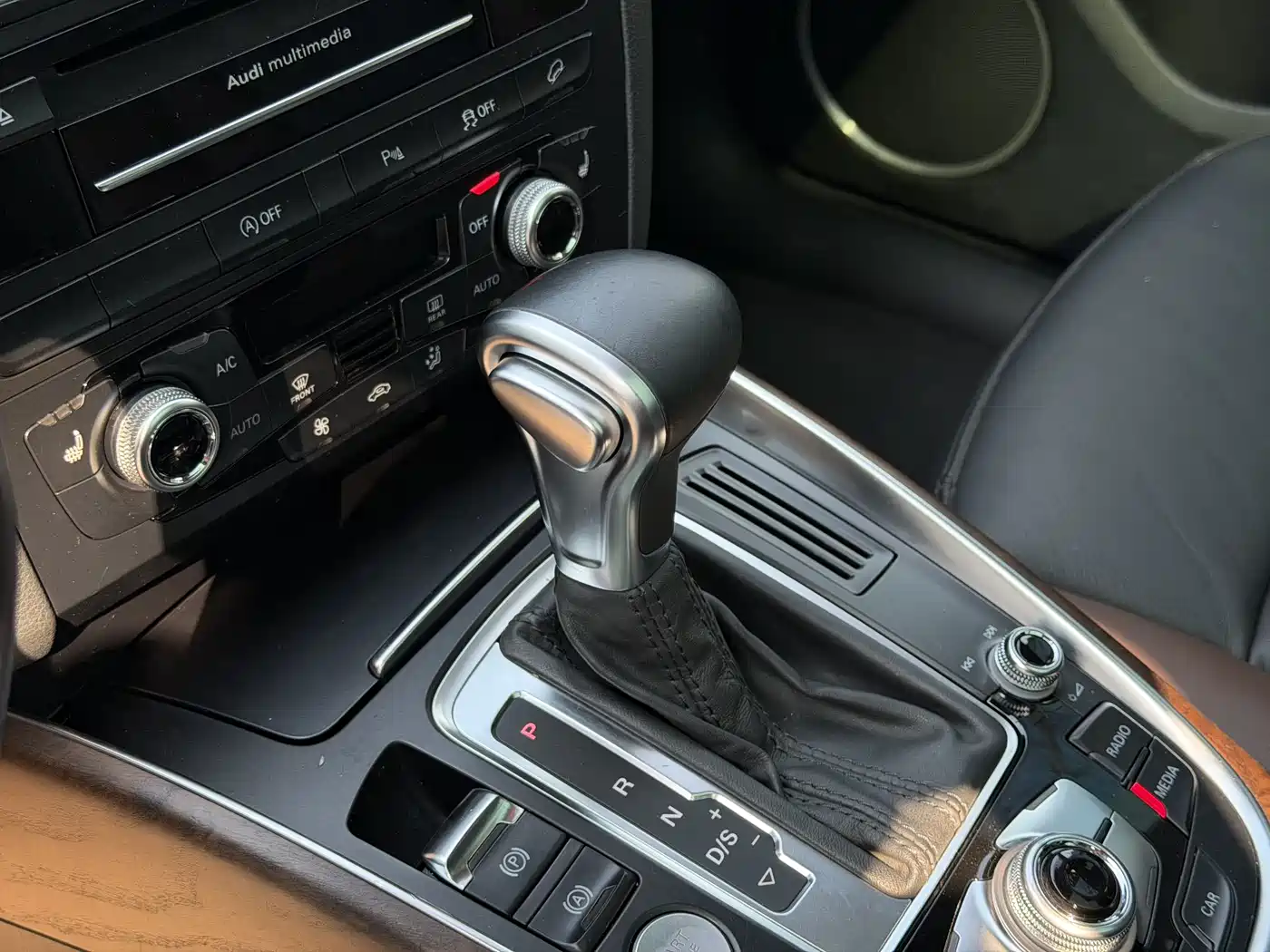 Audi Q5 2016 40 TFSI Comfort Model фото 5