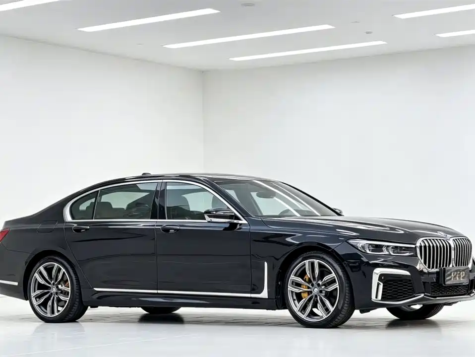 BMW 7 Series 2018 740Li xDrive Premium Type M Sport Package фото 3