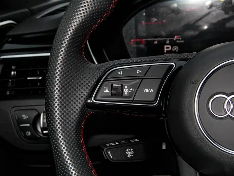 Audi A4L 2025 2 Million Celebration Edition 40 TFSI Luxury Dynamic фото 21