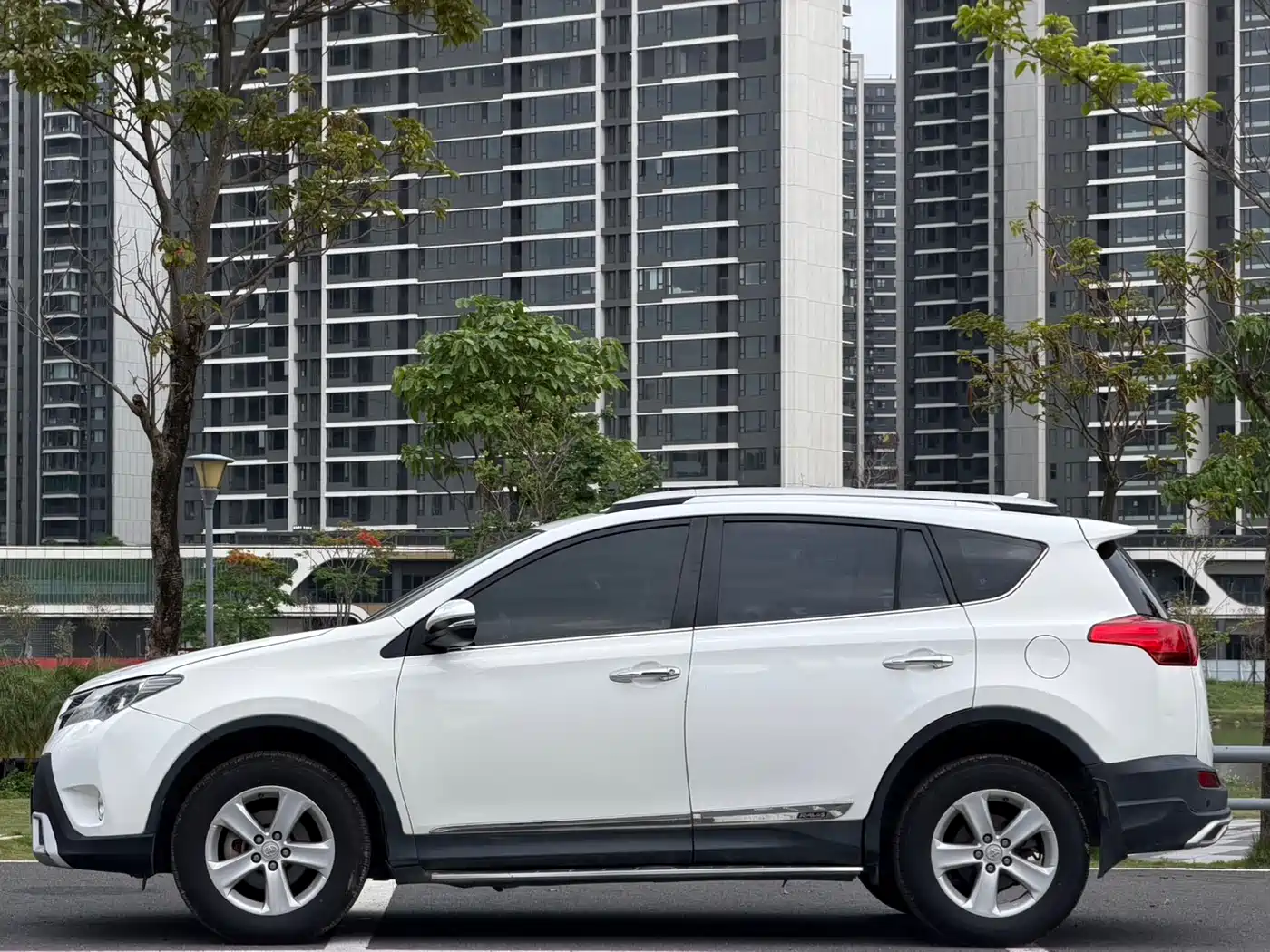Toyota RAV4 Rongfang 2013 2.0L CVT 4WD Pioneer фото 26
