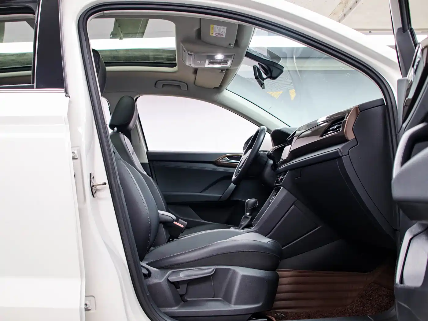 Volkswagen Tharu, миниатюра 13