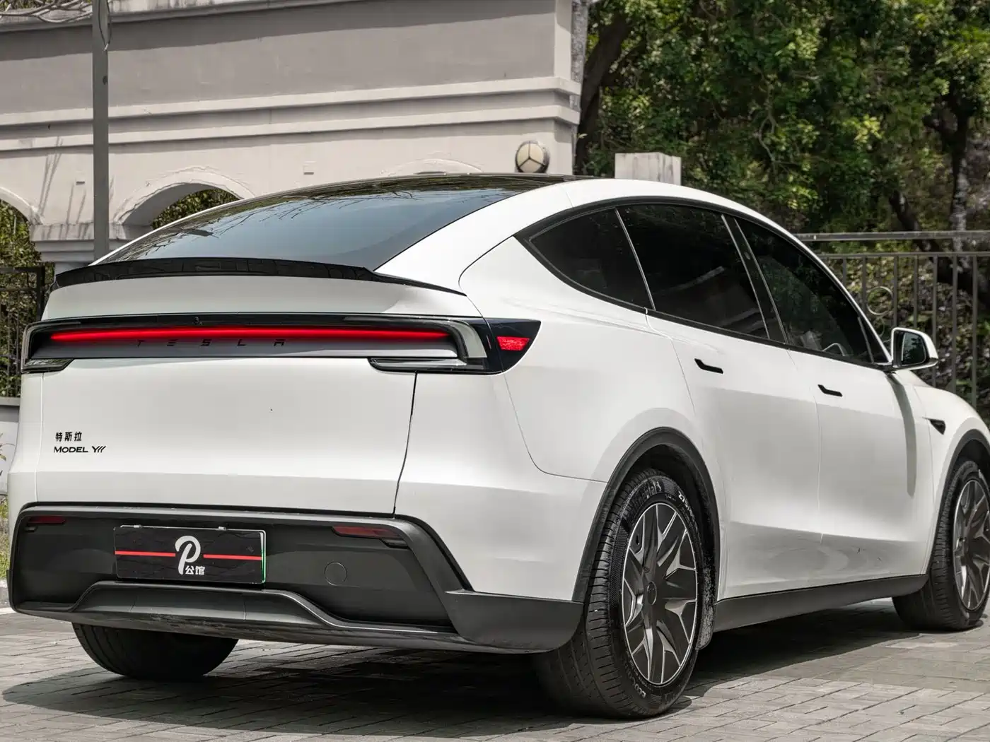 Tesla Model Y L 2025 Facelift Long Range AWD фото 6