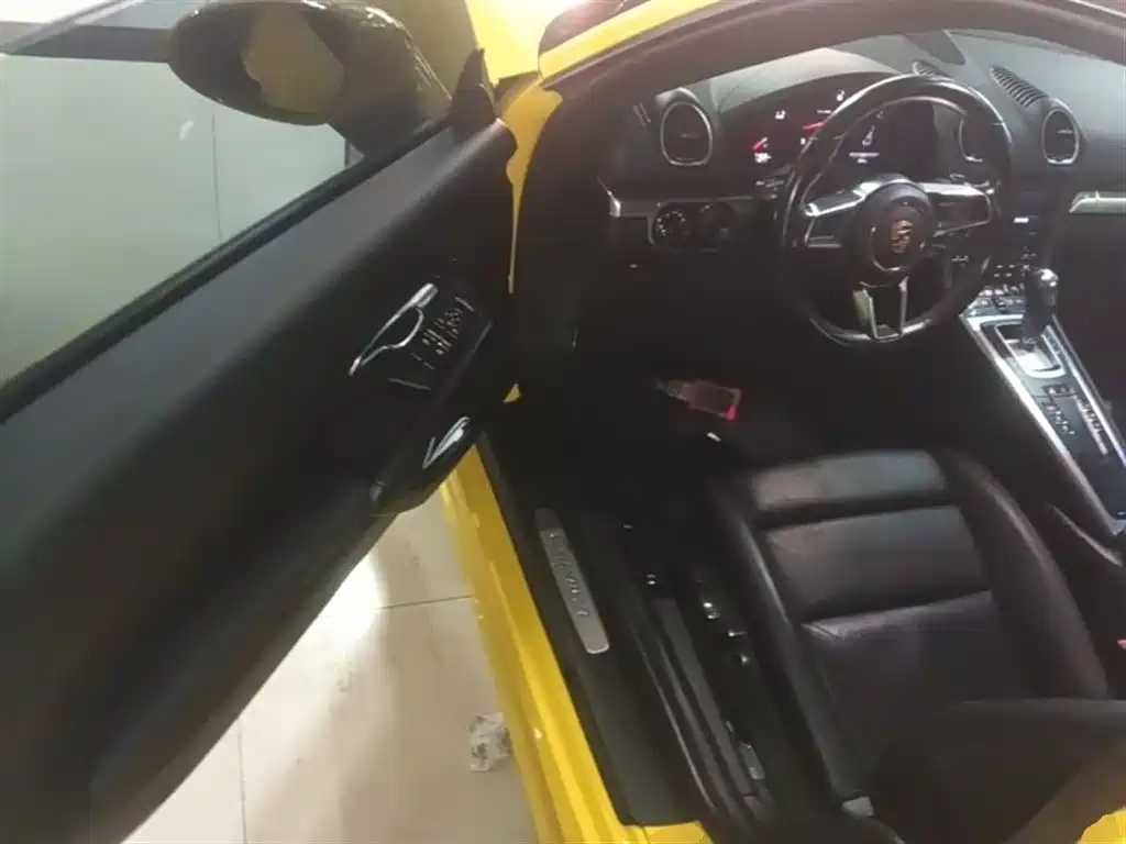 Porsche 718 2018 Cayman 2.0T фото 16
