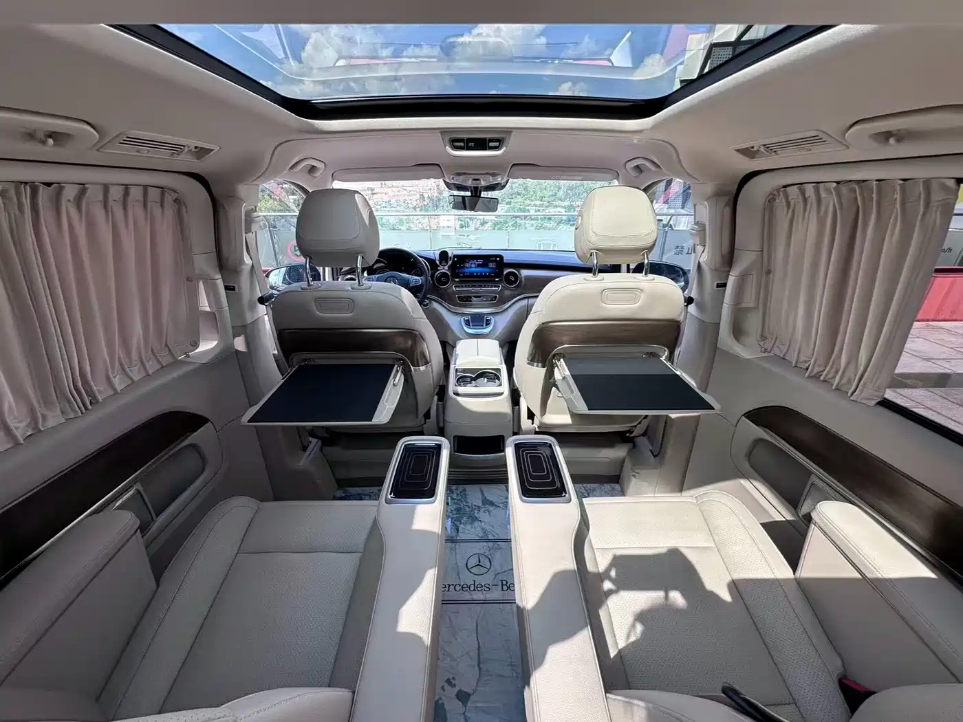 Mercedes-Benz V-Class 2022 V 260 L Long Wheelbase Prestige Edition фото 12