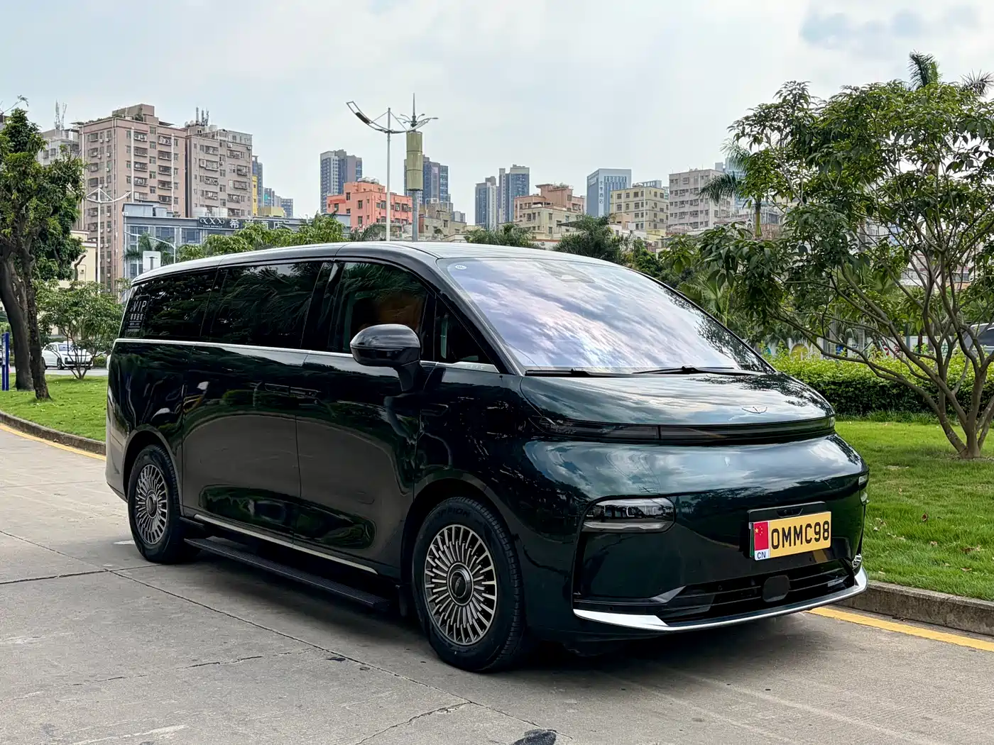 Geely Galaxy Yizhen L380 2025 Model 805km Flagship Edition AWD фото 3