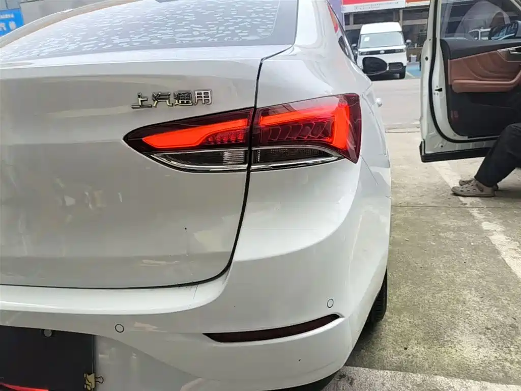 Buick Excelle 2019 18T Auto Connected Elite China VI фото 8