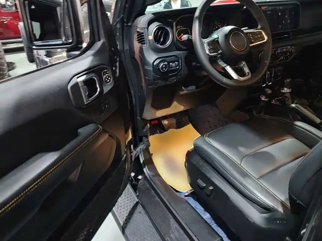 Фото 16 - Jeep Wrangler