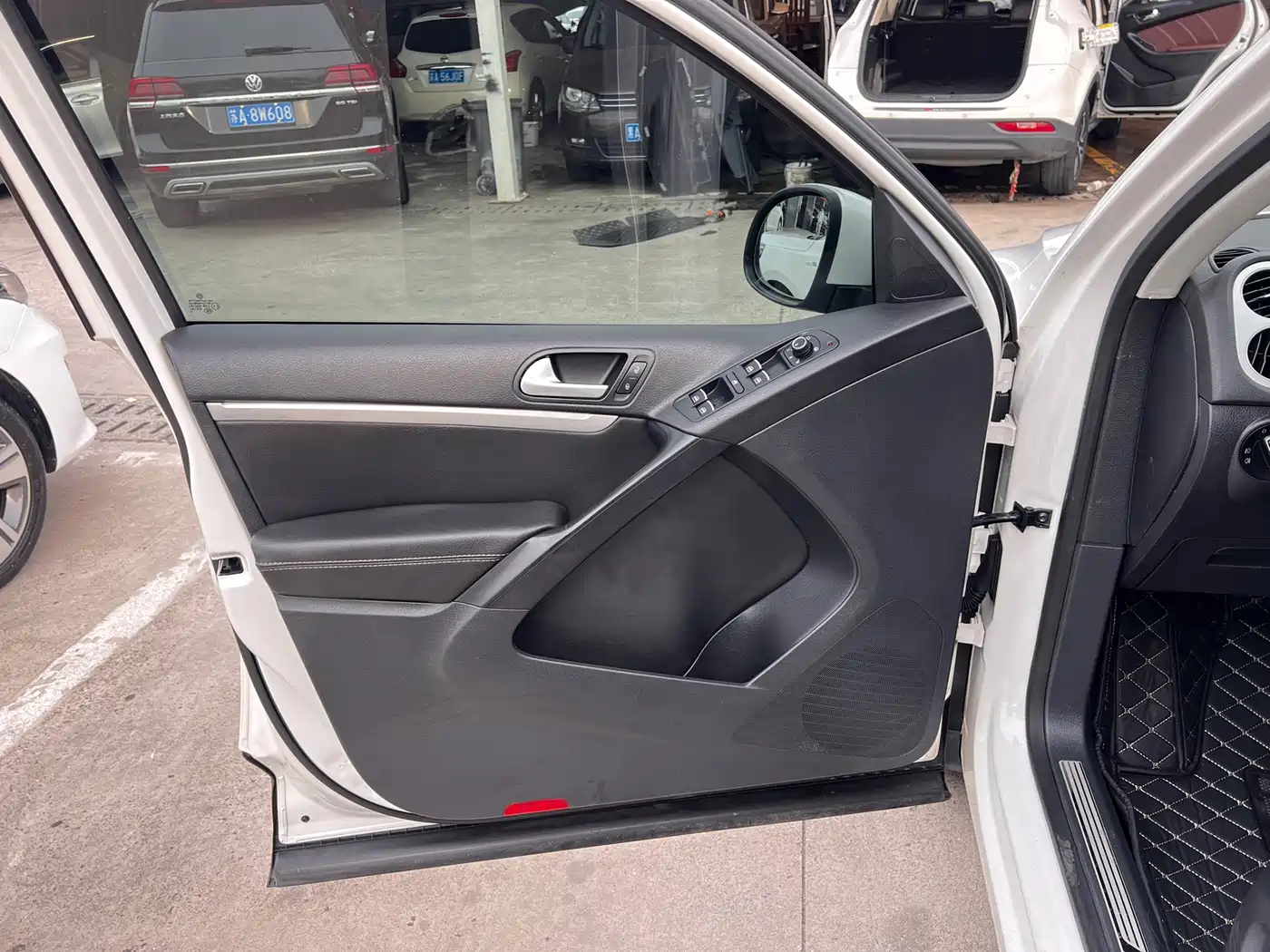 Volkswagen Tiguan 2016 Model 300TSI Automatic 2WD Luxury Edition фото 5