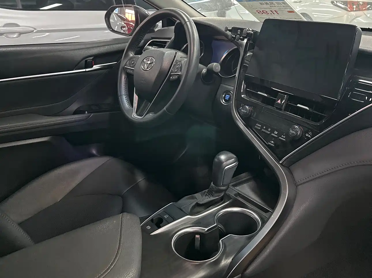 Toyota Camry 2021 2.0G Luxury Edition фото 13