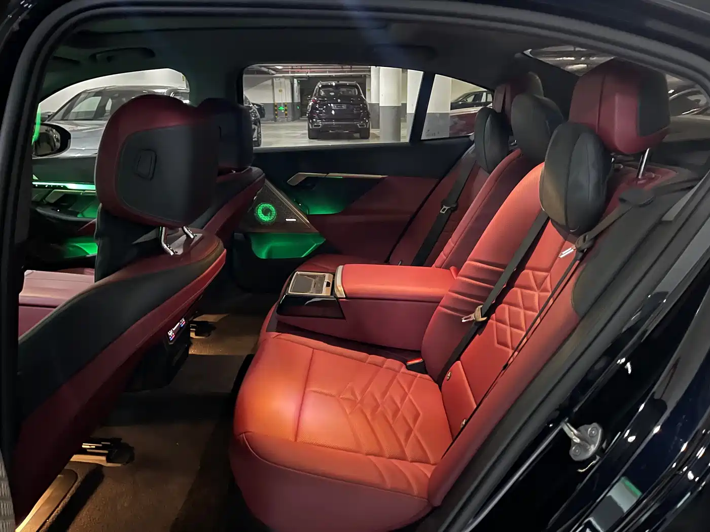 BMW 5 Series 2025 530Li Premium M Sport Package фото 8