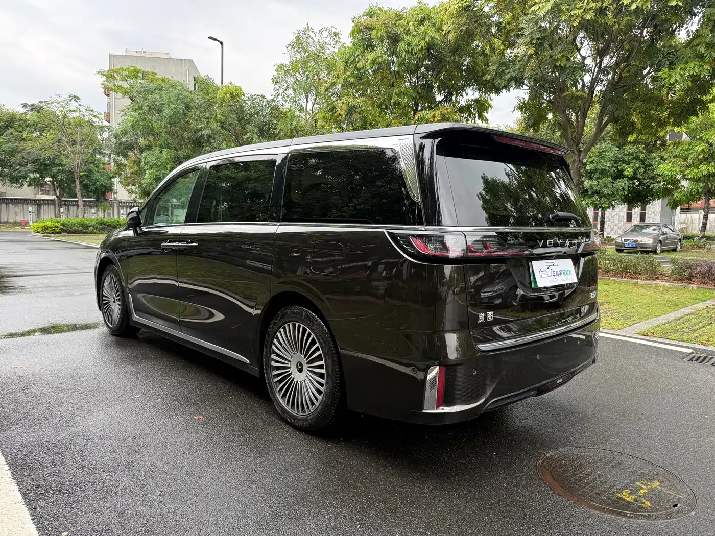 Voyah Auto Voyah Dreamer 2025 PHEV 4WD Kunpeng Premium Edition фото 3