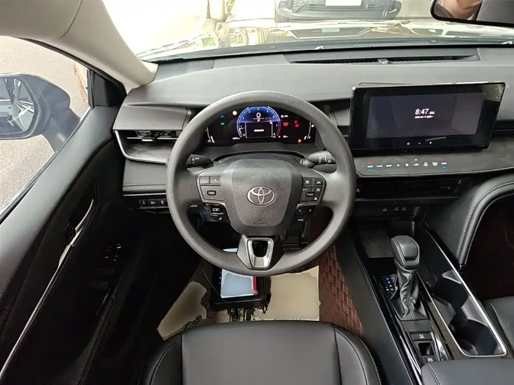 Toyota Camry 2024 2.0E Elite Edition фото 10