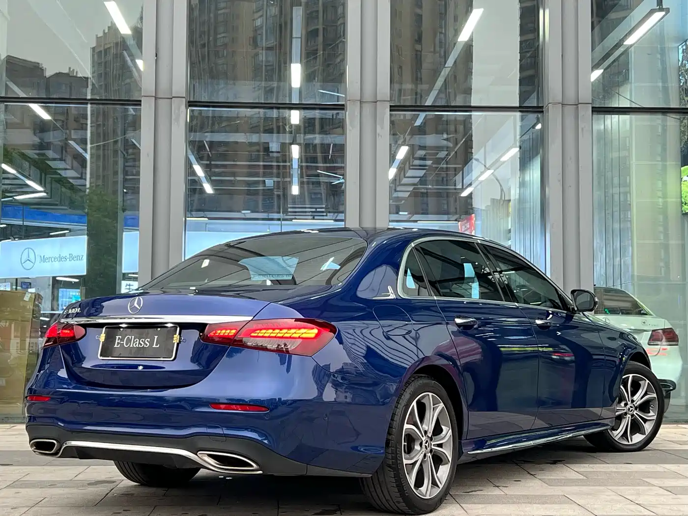 Mercedes-Benz E-Class 2023 E 300 L Sport Luxury фото 6