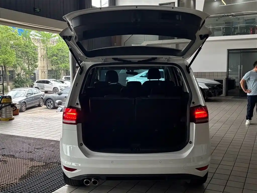 Volkswagen Touran 2021 Touran L 280TSI DSG Comfort Edition 7-seater фото 15