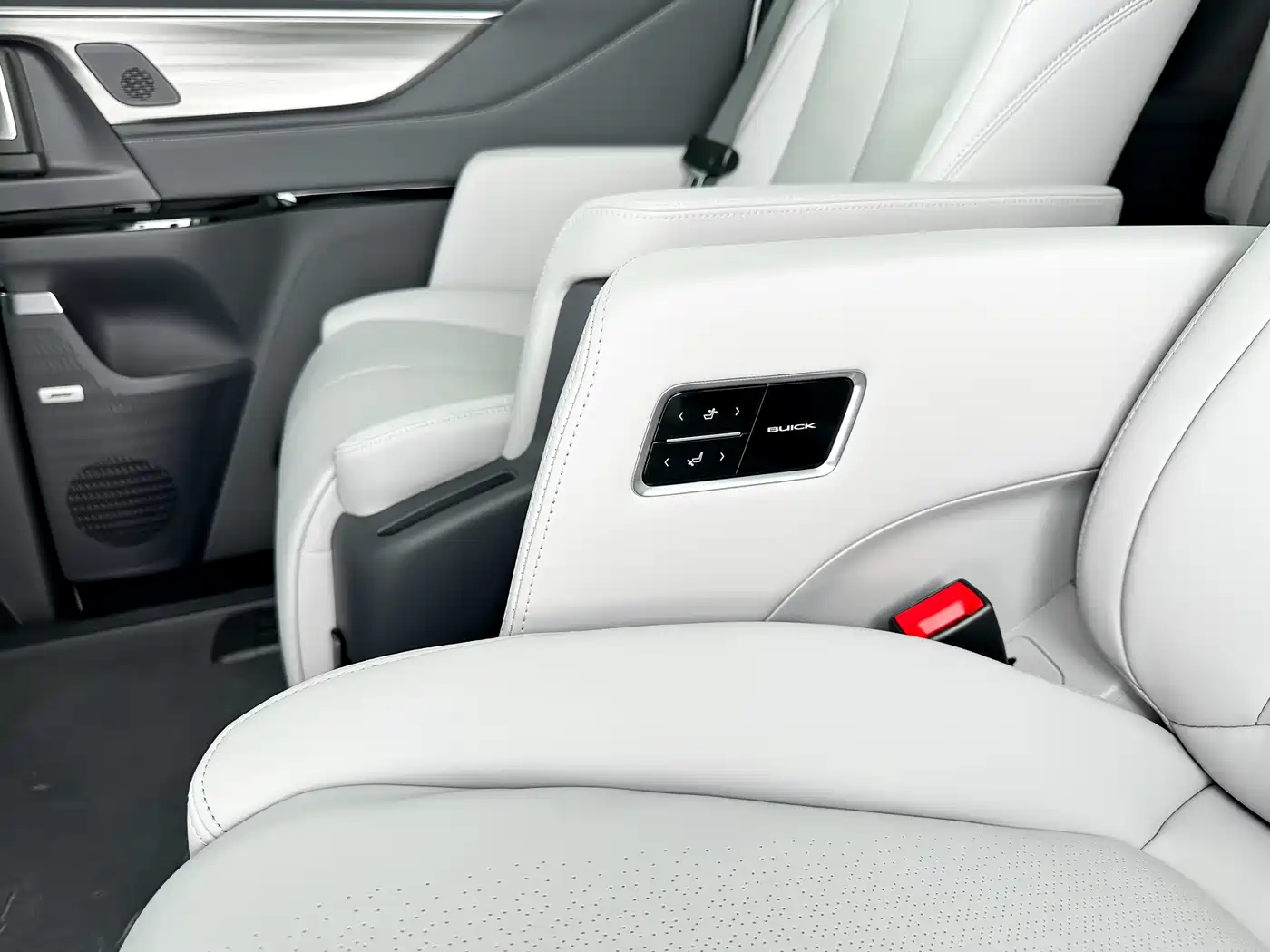 Buick GL8 2025 Land Honor Premium Edition фото 6