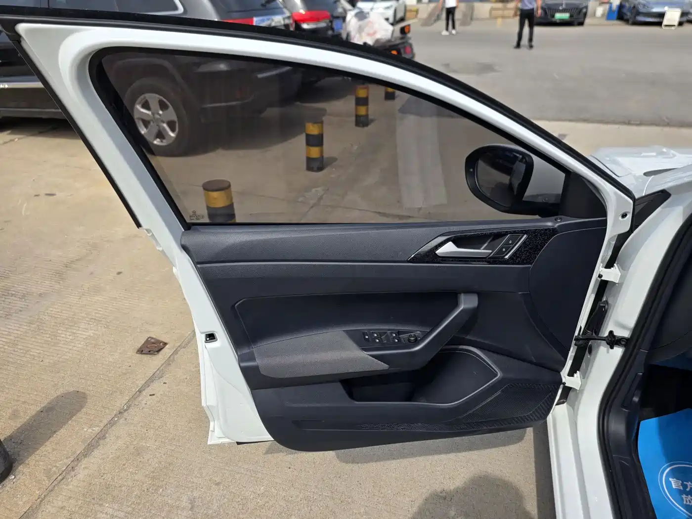 Volkswagen Lavida 2023 New Sharp 1.5L Auto Premium Edition фото 7