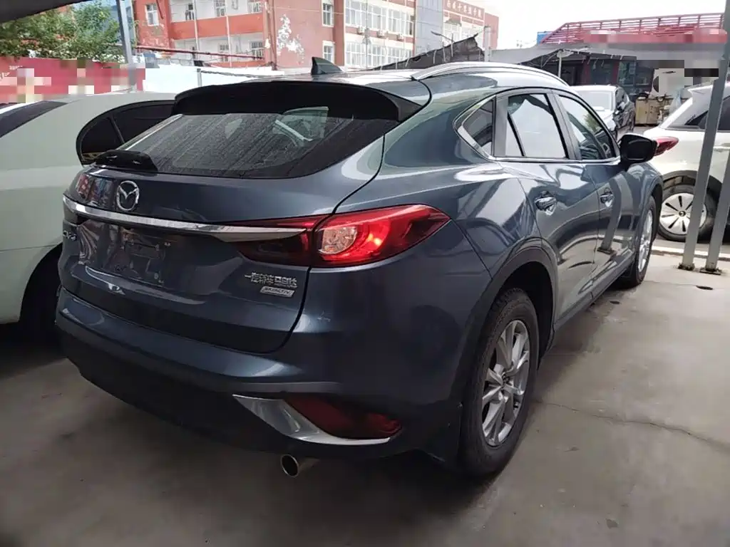 Photo 7 - Mazda CX-4