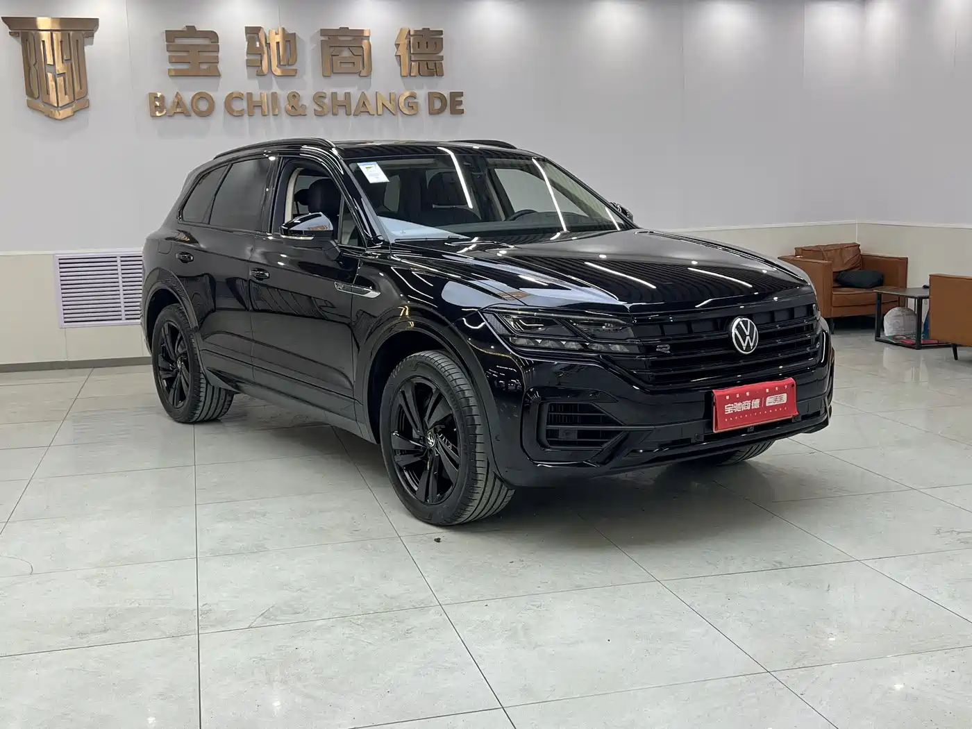 Volkswagen Touareg 2023 3.0TSI R-Line Black Sports Package фото 3
