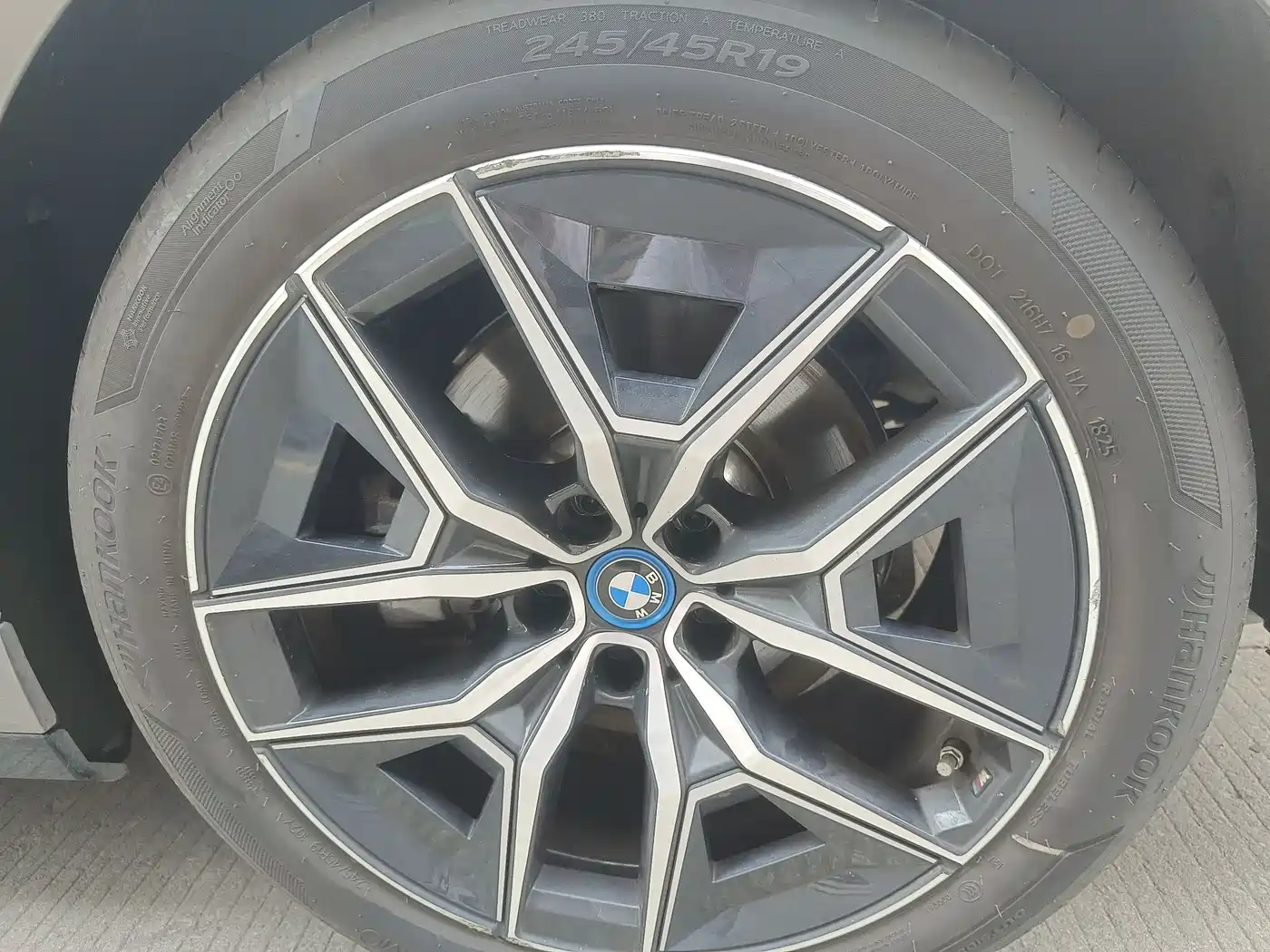 BMW i5 2024 eDrive 35L Premium Model M Sport Package фото 11