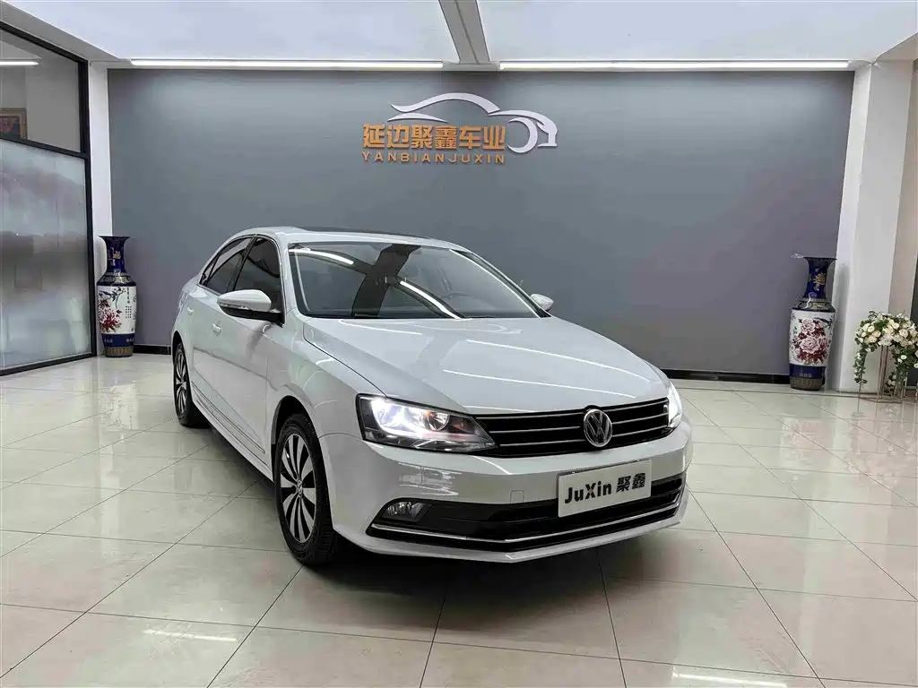 Volkswagen Sagitar 2018 1.6L Automatic Comfort фото 3