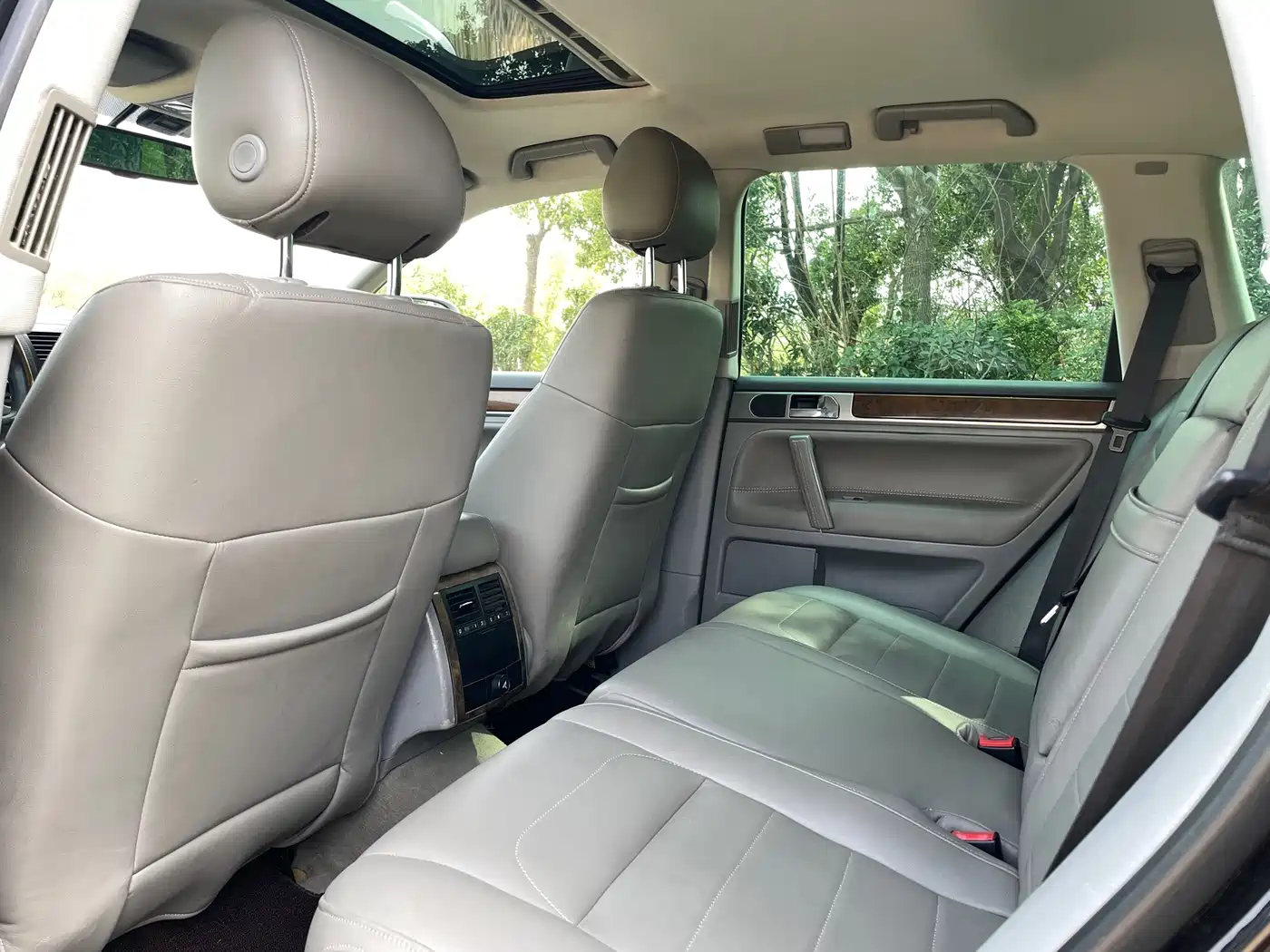Volkswagen Touareg 2010 3.6 Limited Luxury Edition фото 8
