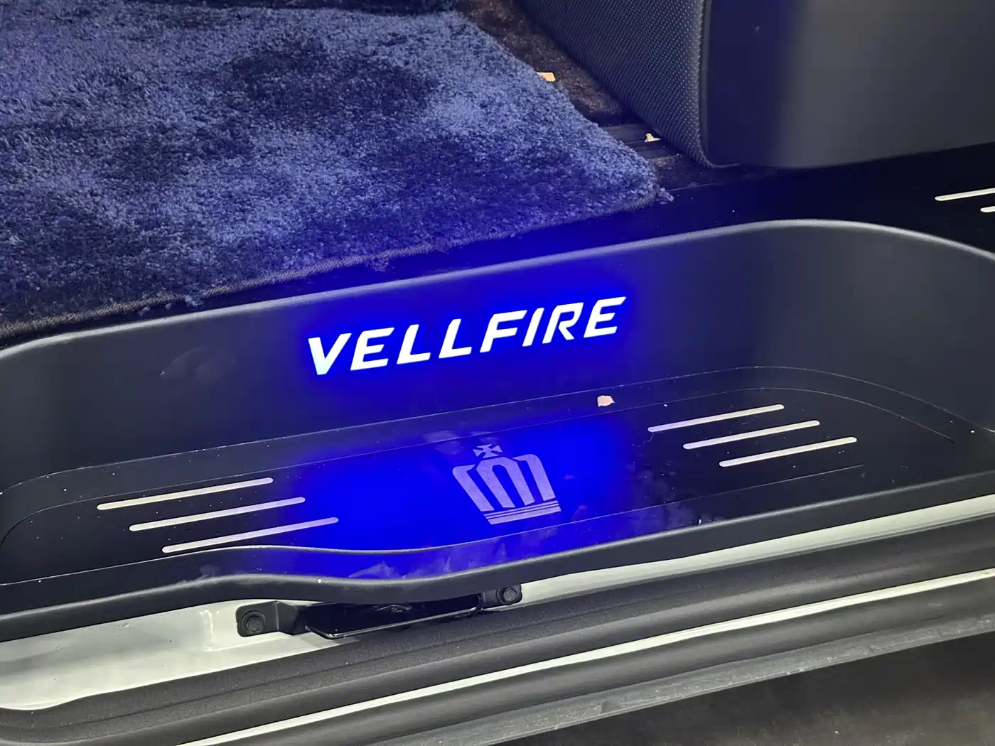 Toyota Vellfire 2023 Crown Hybrid 2.5L HV Premium фото 8