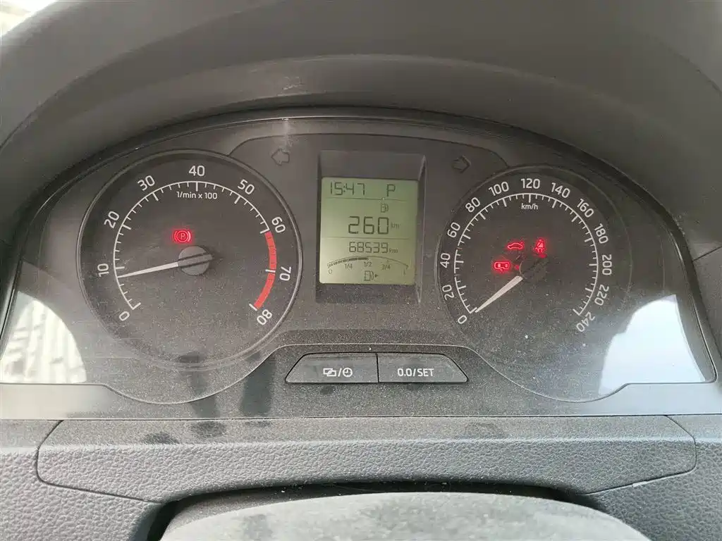 Škoda Rapid 2016 1.6L Automatic Pioneer Edition фото 5