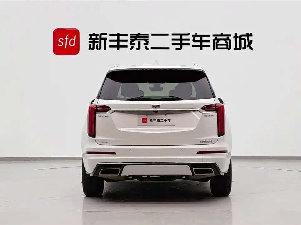 CADILLAC XT6