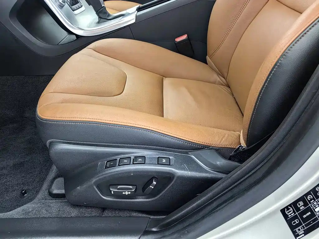 Фото 20 - Volvo S60