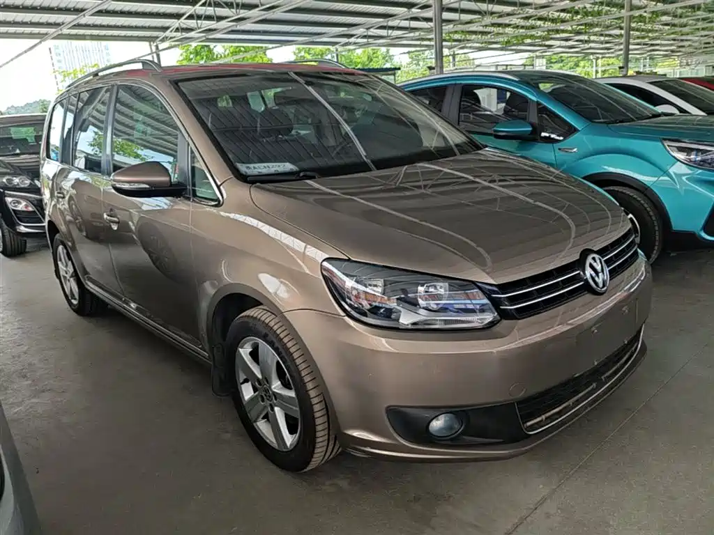 Volkswagen Touran 2015 1.4T DSG Comfort Edition 5-seater фото 4