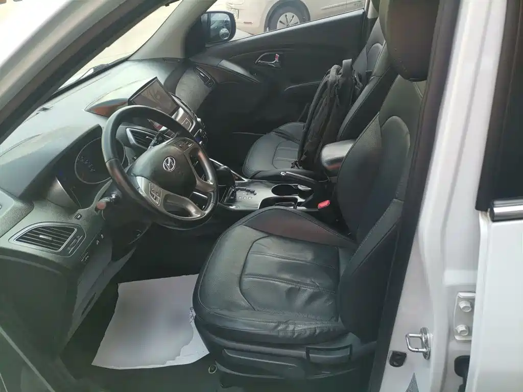 Hyundai Beijing Hyundai ix35 2015 2.0L Automatic 2WD Smart Type China IV фото 11