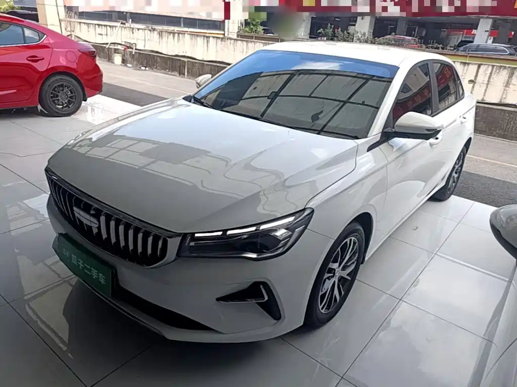 Фото 2 - Geely Emgrand