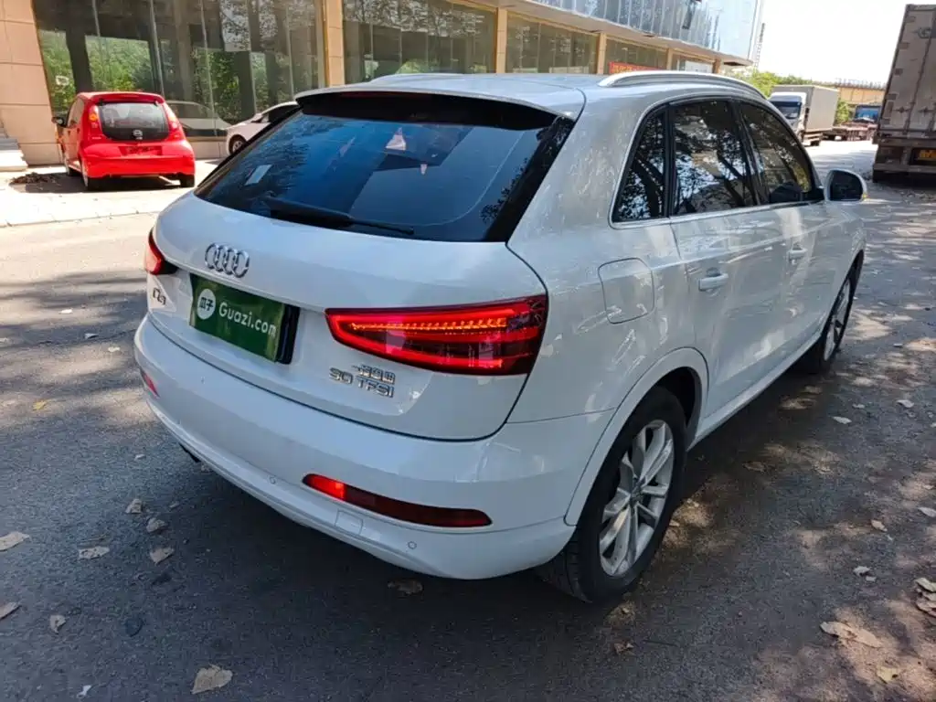 Photo 7 - Audi Q3