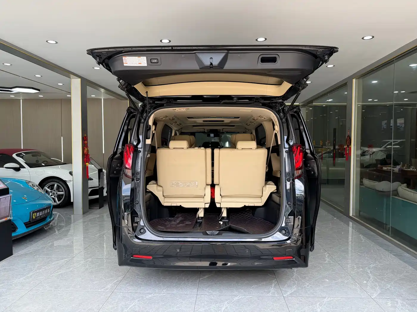 Toyota Alphard 2018 3.5L Luxury фото 15