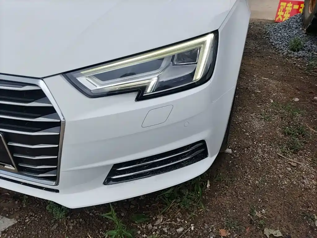 Фото 24 - Audi A4L