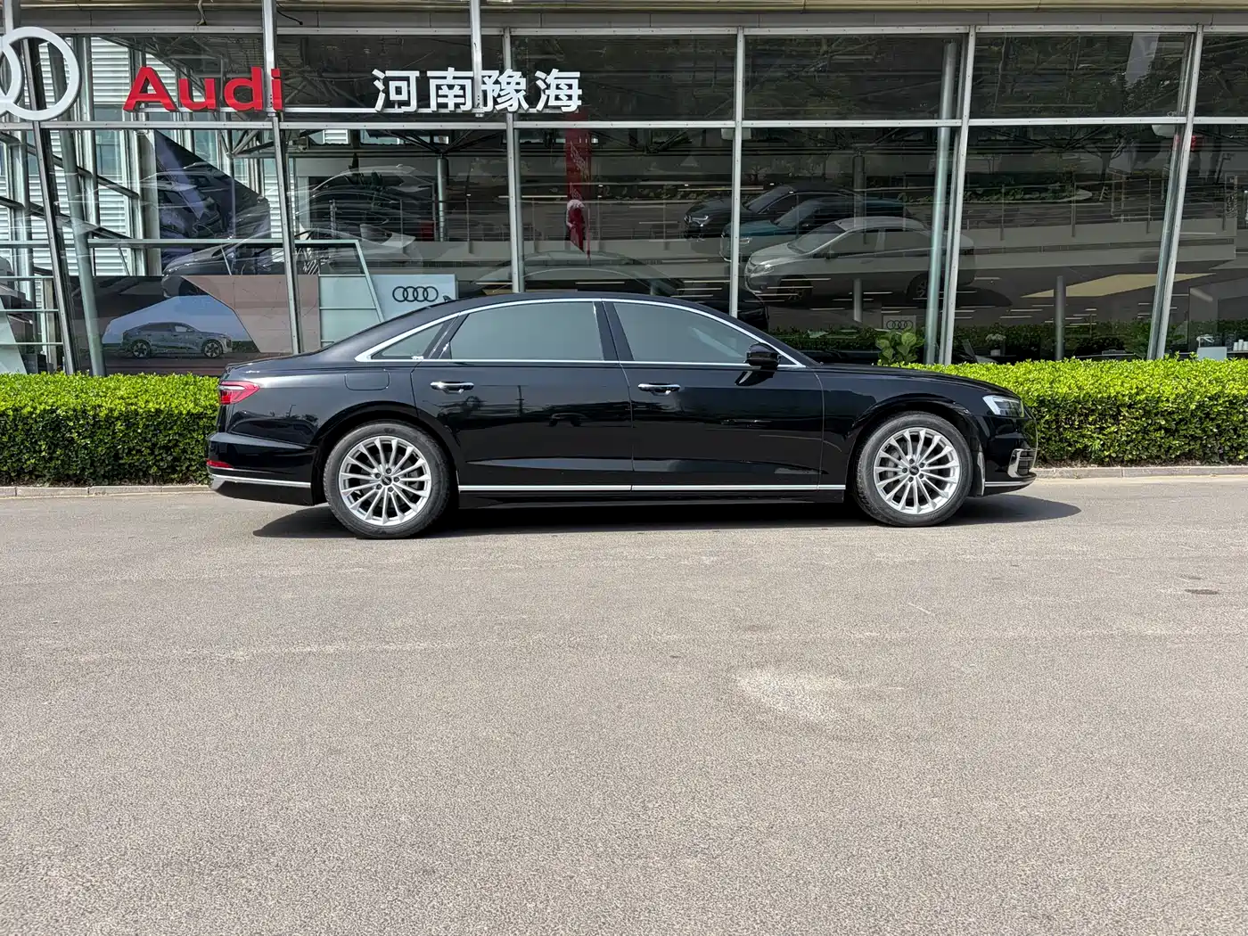 Audi A8 2019 Facelift Plus A8L 50 TFSI quattro Comfort фото 3