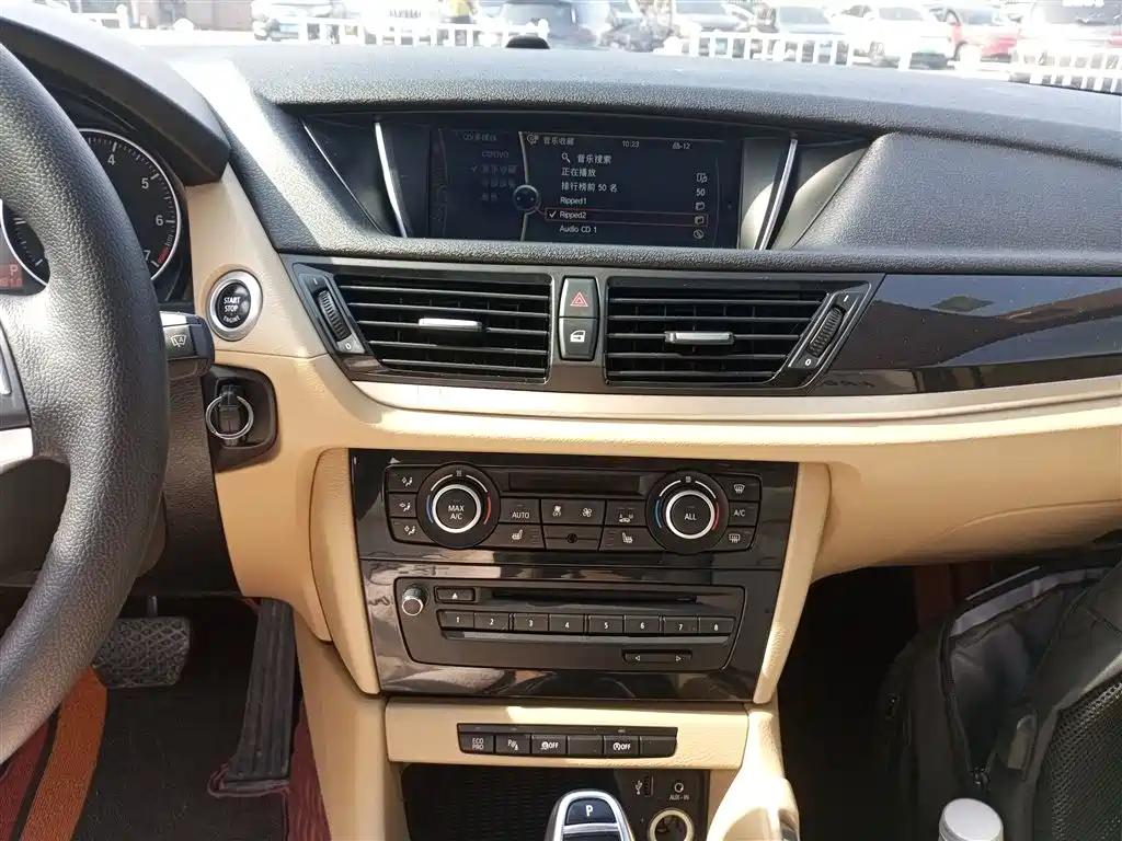 BMW X1 2015 Model sDrive18i Leading Advanced Edition фото 9