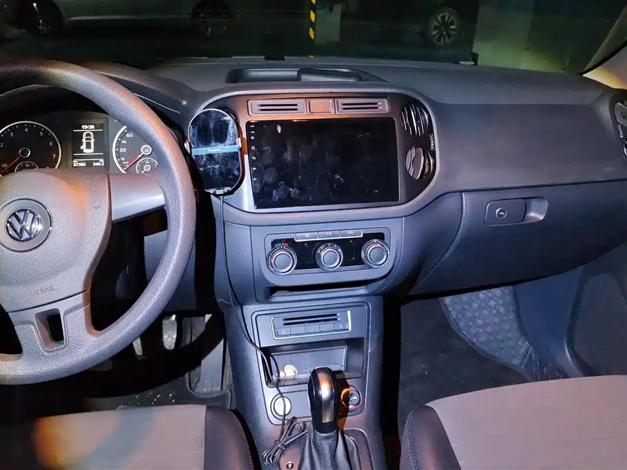 Volkswagen Tiguan 2015 1.8TSI Automatic 2WD Trendline фото 13