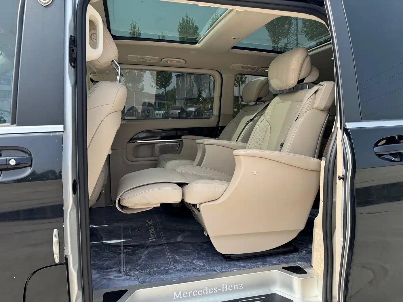 Mercedes-Benz V-Class 2016 V 260 L Premium Long фото 9