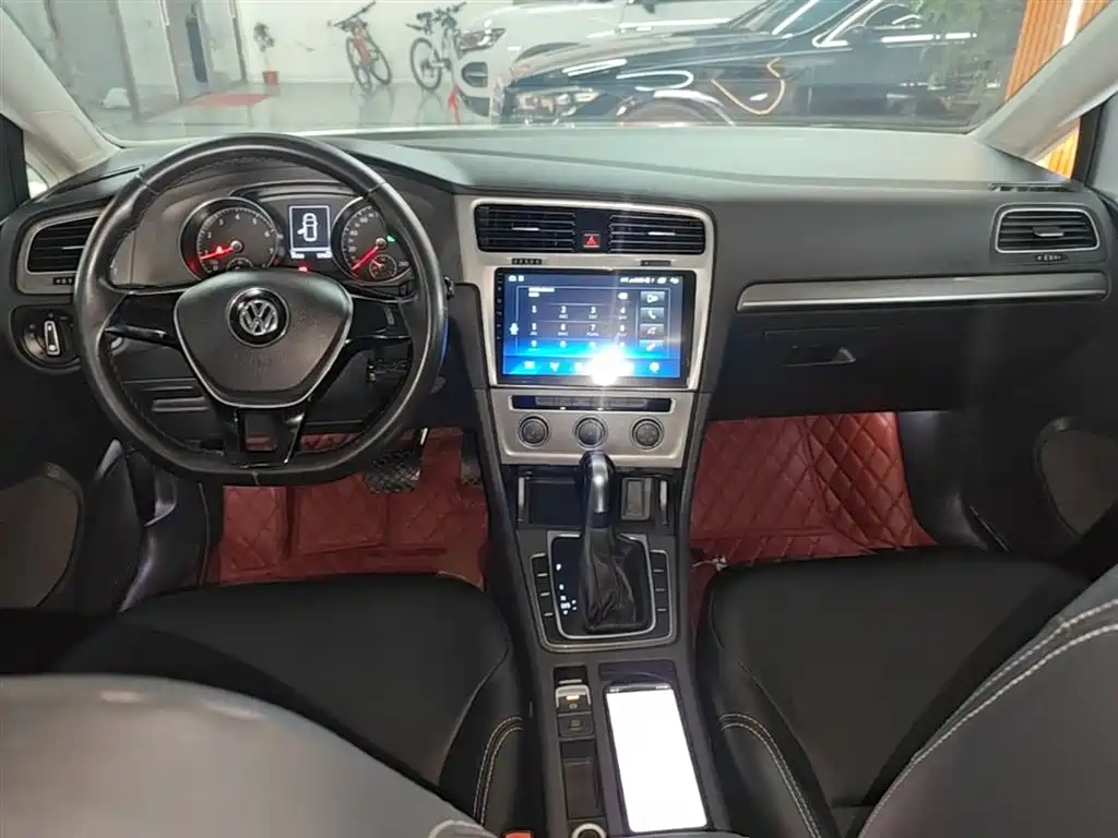 Volkswagen Golf 2016 1.6L Automatic Comfort фото 10