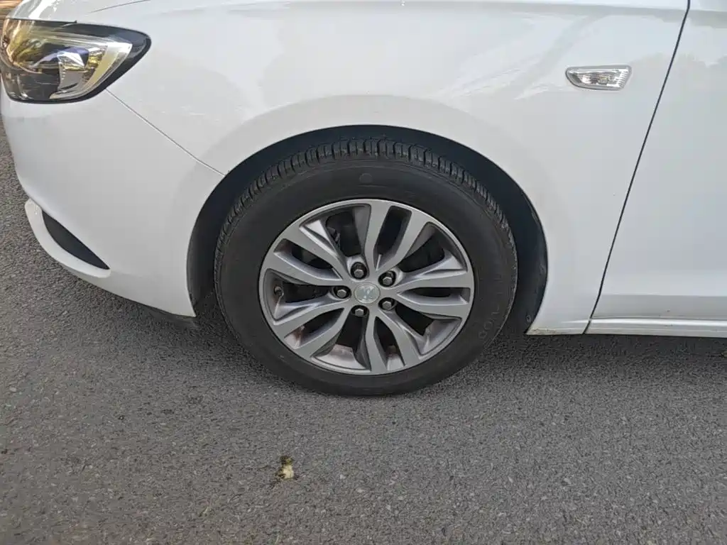 Фото 23 - Buick Excelle